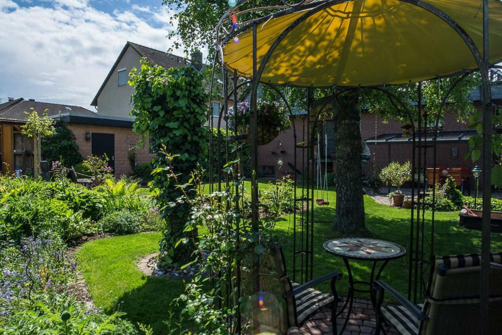Zwei Ferienwohnungen Ankerpatz 70 Qm Mit Loggia & Puppenstube 50 Qm Mit Gartenterrasse In Hagenburg Naehe Steinhuder Meer Exterior foto